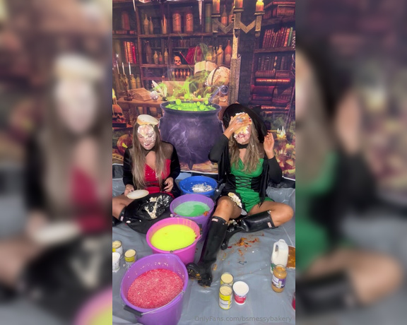 Bsmessybakery aka bsmessybakery OnlyFans - Myself & Beth Bennett get very very messy for Halloween