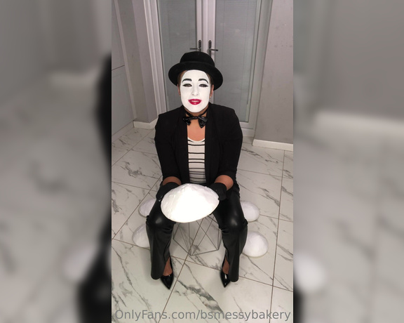 Bsmessybakery aka bsmessybakery OnlyFans - Silent Mime Pies