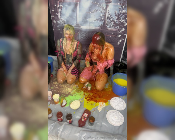 Bsmessybakery aka bsmessybakery OnlyFans - Messy Wenches The Kings favourite wenches Bri & Lana Rose get summoned by the