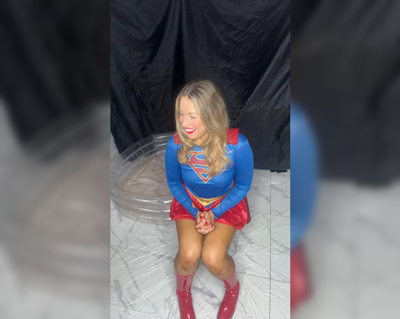 Bsmessybakery aka bsmessybakery OnlyFans - LIVE DRESSED IN MY LEATHER SUPERGIRL OUTFIT Watch me in Lex Luthor’s lare