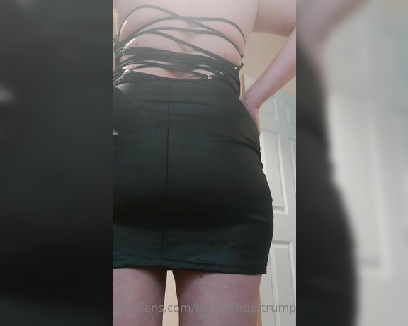 Heidi Foxx aka heidivandertrump OnlyFans - We are going out and Im wearing this dress