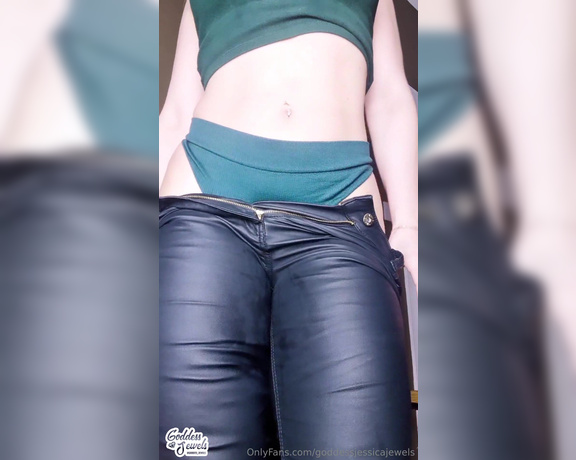 Goddess Jessica Jewels aka goddessjessicajewels OnlyFans - Pulling down My jeans to show you whats about to be on your face