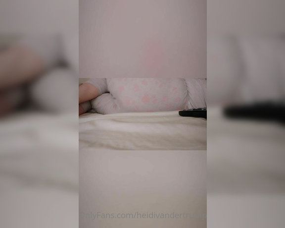 Heidi Foxx aka heidivandertrump OnlyFans - Morning bed farts compilation