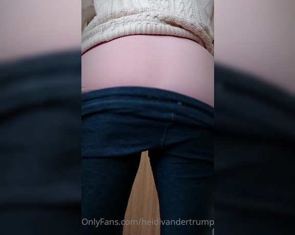 Heidi Foxx aka heidivandertrump OnlyFans - Ive got some nasty farts for you today Im going to spread nice and wide