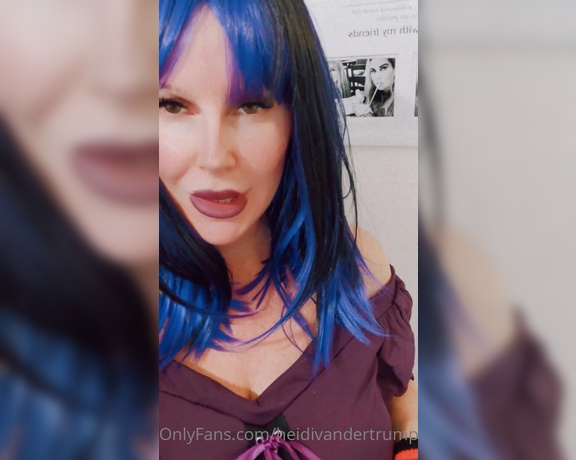 Heidi Foxx aka heidivandertrump OnlyFans - You have a visitor its Heidis weird witchy cousin, She has bought a witches brew for