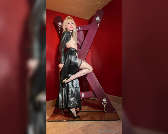 Mistress Karin von Kroft aka domkarin OnlyFans - Leg tease …