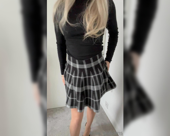 Alise Williams aka alisewilliams OnlyFans - Guys! I got the cutest new skirt for work! Of course had to share it with