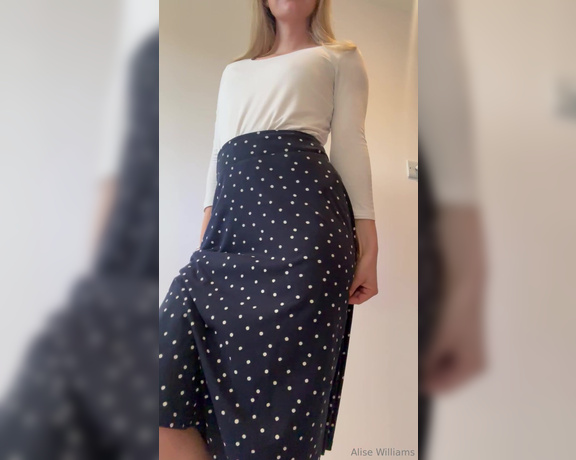 Alise Williams aka alisewilliams OnlyFans - I pretty polka dots and floating summer skirts