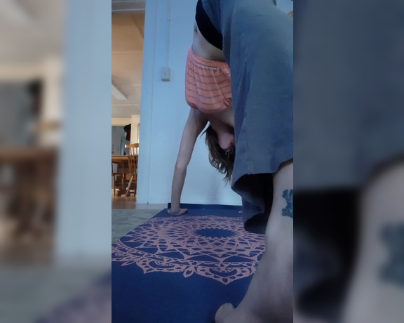 Hippiefeet23 aka hippiefeet23 OnlyFans - A little yoga and toe wiggles from yesterday Im probably not going to make any new