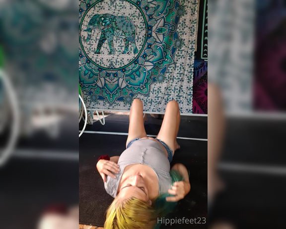 Hippiefeet23 aka hippiefeet23 OnlyFans - Stretch with