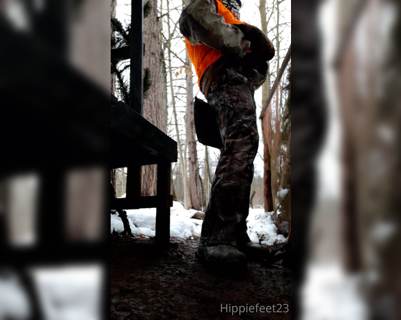 Hippiefeet23 aka hippiefeet23 OnlyFans - I bagged dinner! wasnt sure about posting the pic with the deer so if you wanna