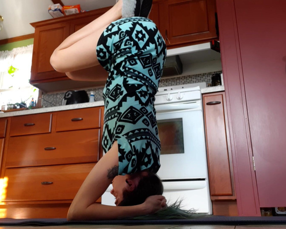 Hippiefeet23 aka hippiefeet23 OnlyFans - Its been a while I need to yoga habitually again Tip to keep me motivated!!