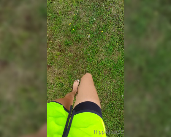 Hippiefeet23 aka hippiefeet23 OnlyFans - Grounding before the rain cant wait to soak up some mud in the morning! Hope you