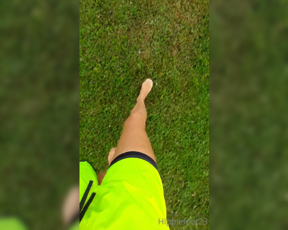 Hippiefeet23 aka hippiefeet23 OnlyFans - Grounding before the rain cant wait to soak up some mud in the morning! Hope you