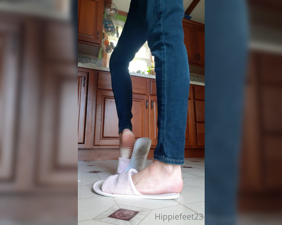 Hippiefeet23 aka hippiefeet23 OnlyFans - How do you think they smell