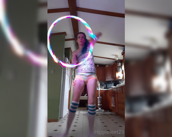 Hippiefeet23 aka hippiefeet23 OnlyFans - I cant wait to be able to hoop outside in the sun!