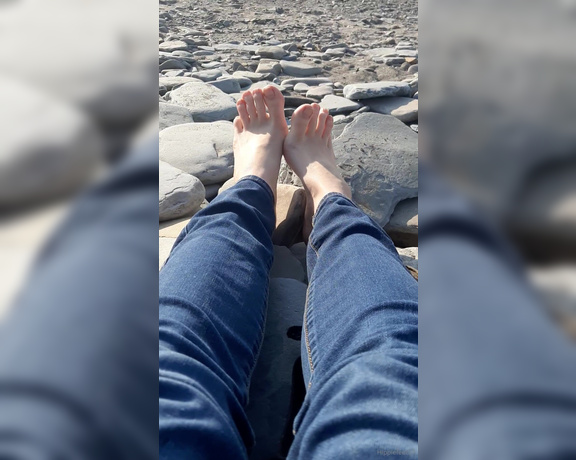 Hippiefeet23 aka hippiefeet23 OnlyFans - I went adventuring yesterday today I am going to babysit for a good friend