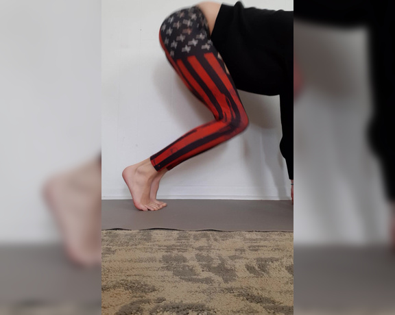 Hippiefeet23 aka hippiefeet23 OnlyFans - I always do some yoga before, during or after I make a set Gotta get the