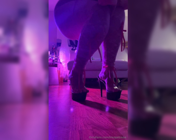 Kleopetraaa Goddess aka kleopetraaa OnlyFans - New outfit