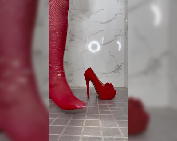 Kleopetraaa Goddess aka kleopetraaa OnlyFans - Does my feet look good in red