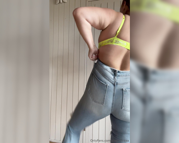 Kleopetraaa Goddess aka kleopetraaa OnlyFans - This weeks fan request was jeans content lets see if these fit my big ol booty