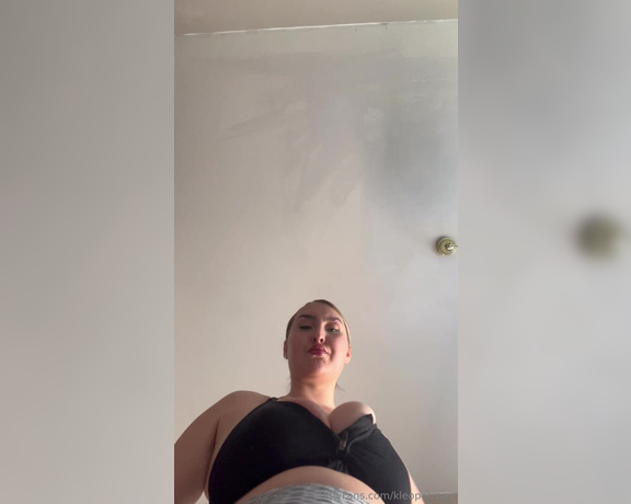 Kleopetraaa Goddess aka kleopetraaa OnlyFans - Can i sit on your face