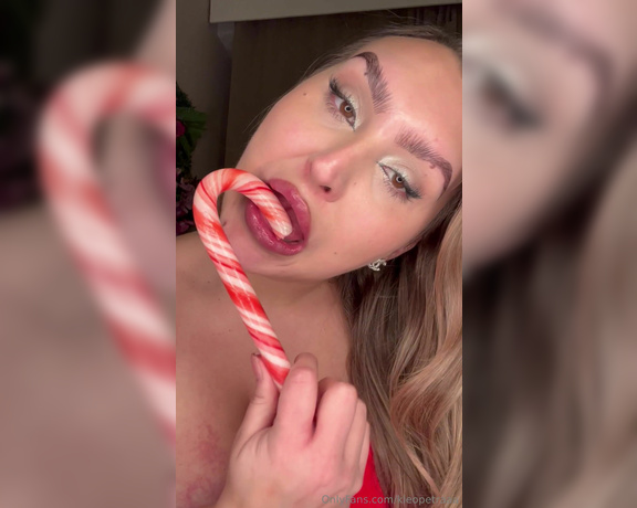 Kleopetraaa Goddess aka kleopetraaa OnlyFans - Do you like candy cane like