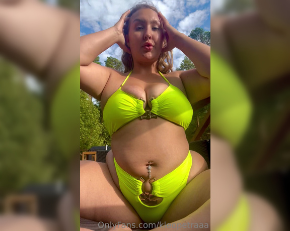 Kleopetraaa Goddess aka kleopetraaa OnlyFans - Haluisiks laittaa sun munan thn vlii