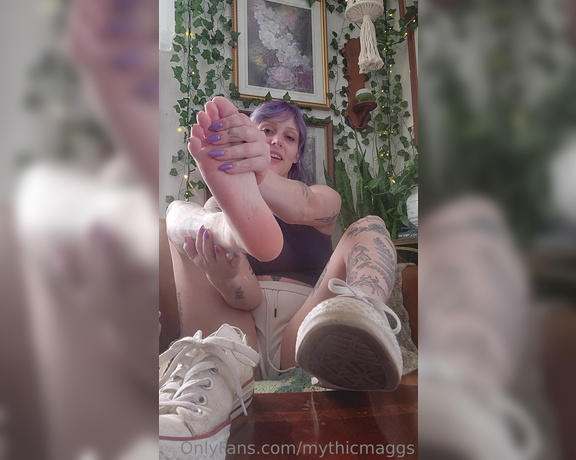 MythicMaggie aka mythicmaggs OnlyFans - A quick shoe removal from my previous page