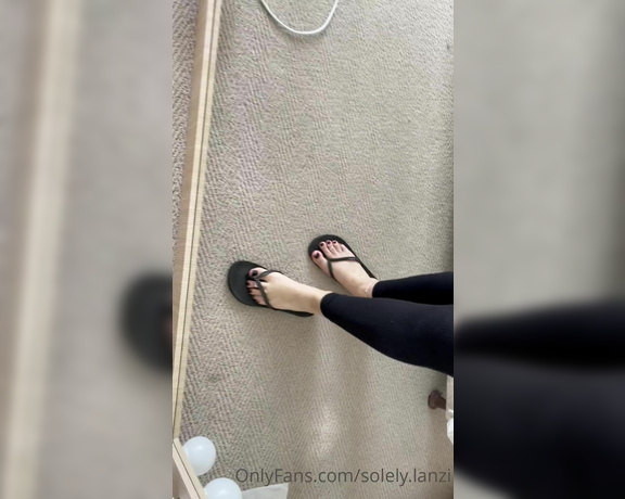 Solely Lanzi aka solelylanzi OnlyFans - Some quick flip flop content for yall along with my bloated tummy lol