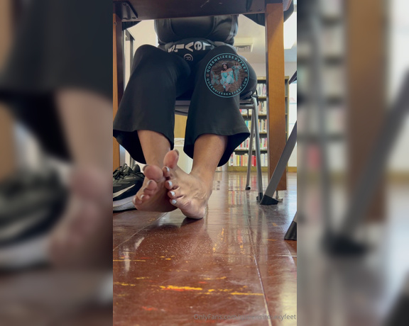 QueenSizeSexyFeet aka queensizesexyfeet OnlyFans Video 7496