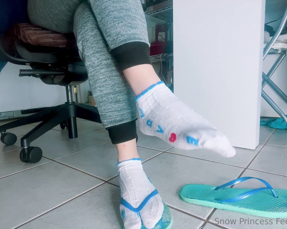 SnowPrincess aka snowpriness OnlyFans - I adore this pair of socks so much