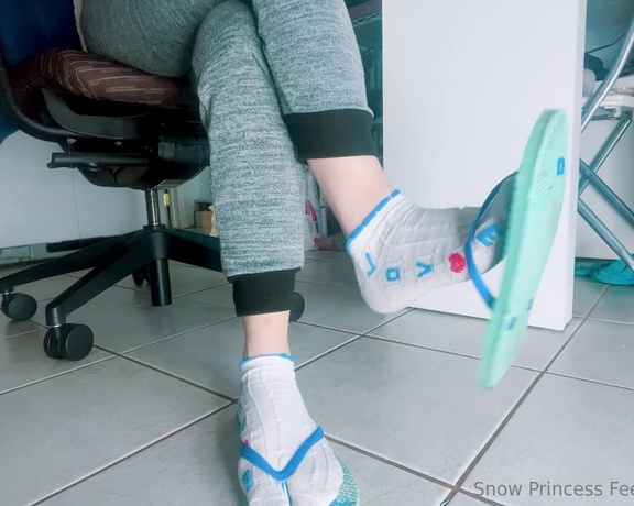 SnowPrincess aka snowpriness OnlyFans - I adore this pair of socks so much