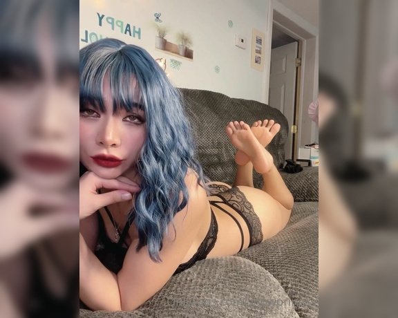 SnowPrincess aka snowpriness OnlyFans - How is the pose in a long video I don’t think I have any long version