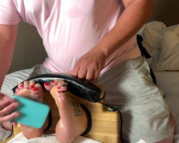 Devil's Footstool aka devilsfootstool OnlyFans - Alisa Arches Toe Tied and Tickled