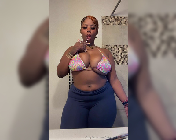 Biiggjuiccyfruit aka biiggjuiccyfruit OnlyFans - Lollipop licking full video