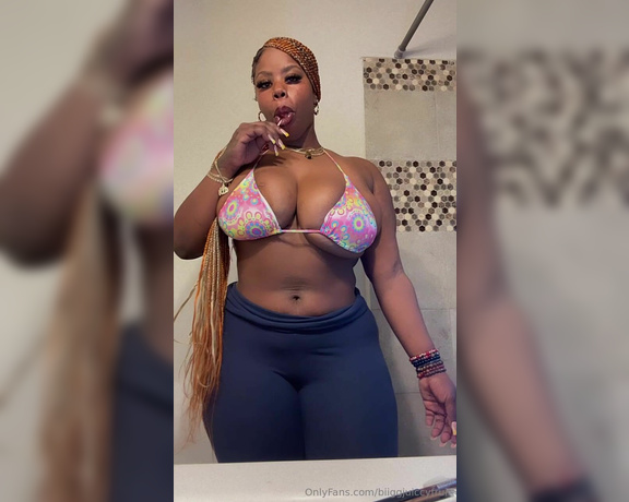 Biiggjuiccyfruit aka biiggjuiccyfruit OnlyFans - Lollipop licking full video