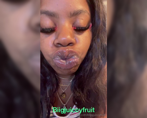 Biiggjuiccyfruit aka biiggjuiccyfruit OnlyFans - Miss me regular post starting up again 9am