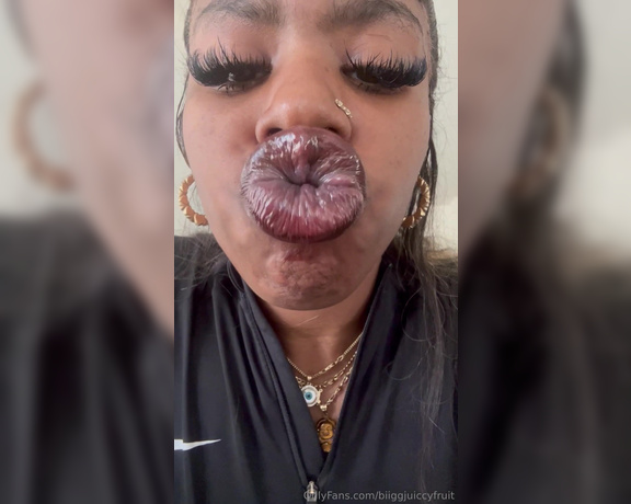 Biiggjuiccyfruit aka biiggjuiccyfruit OnlyFans - UP CLOSE JOI