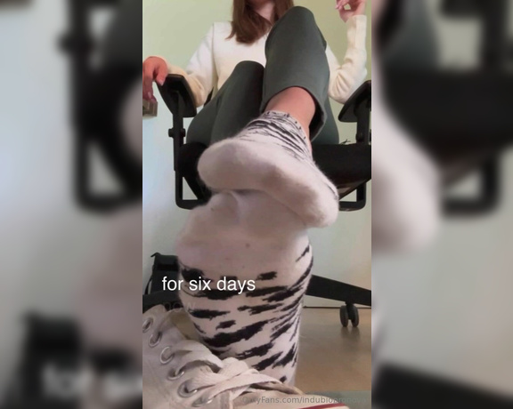 Indubiopronova aka indubiopronova OnlyFans - The perfect angle for your worship! You’re staring at my socks and feet all the time