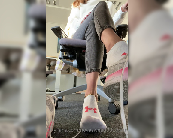 Indubiopronova aka indubiopronova OnlyFans - Aww, now look at YOU… You’re already waiting underneath my office desk Hoping you might catch