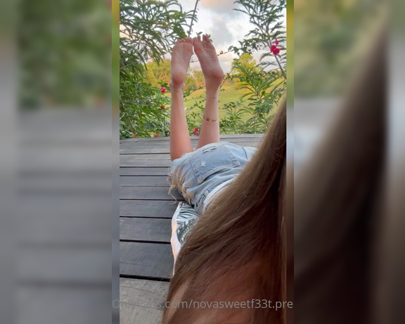 Indubiopronova aka indubiopronova OnlyFans - Enjoy this amazing view! Soft and wrinkled soles with this stunning nature in the background!