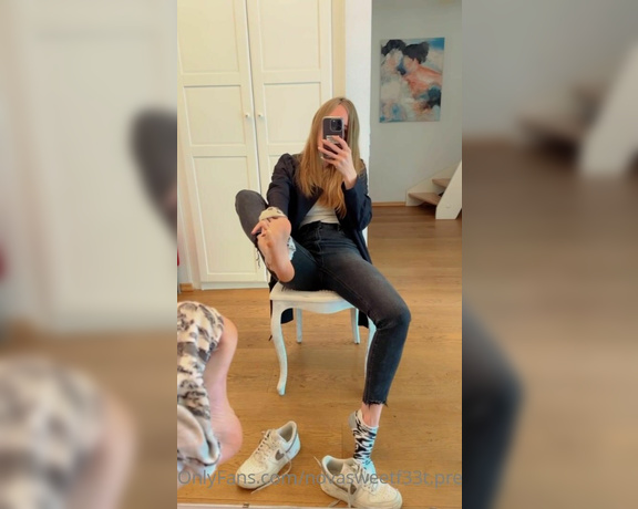 Indubiopronova aka indubiopronova OnlyFans - Wearing the same socks and shoes as I did yesterday… and the day before… 7 days