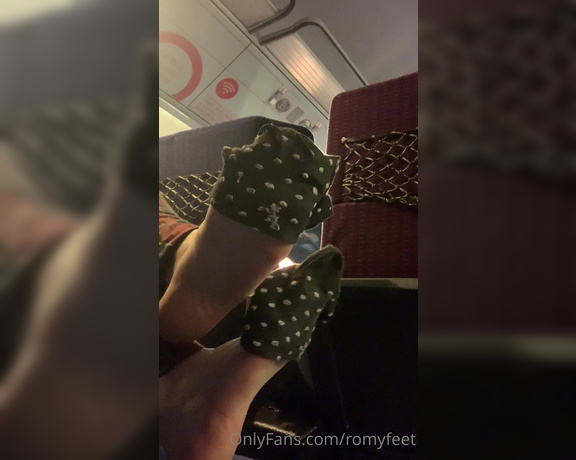 Romy Feet aka romyfeet OnlyFans - Tu aimes me mater dans le train