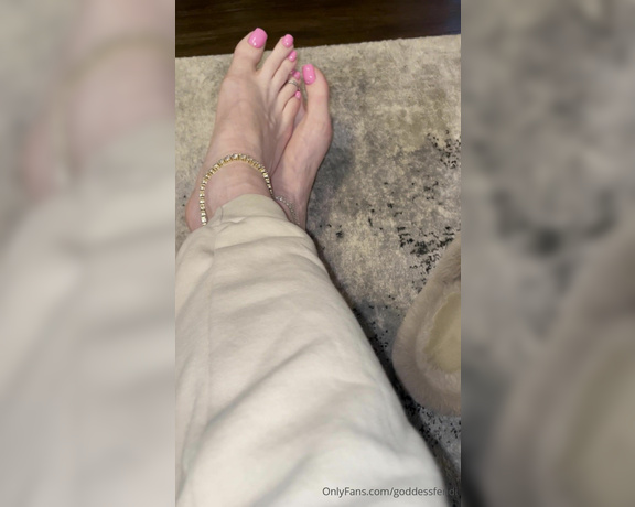 Fendi Feet aka goddessfendi OnlyFans - Lil break from laundry to tease my favorite fans