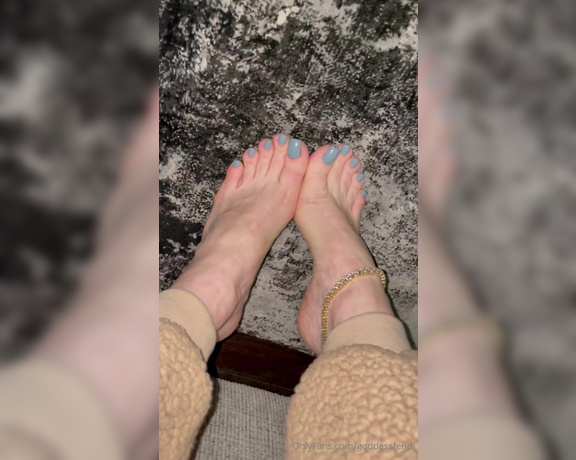 Fendi Feet aka goddessfendi OnlyFans - Trying out a new color I’ll make some vids tomorrow