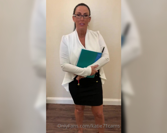 Miss Katie aka misskatievip OnlyFans - If i was your professor and came onto you like this how would you respond