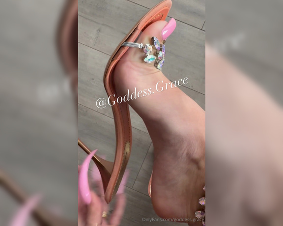 Goddess Grace aka goddessgrace OnlyFans - Dangle bitches get WEAK!