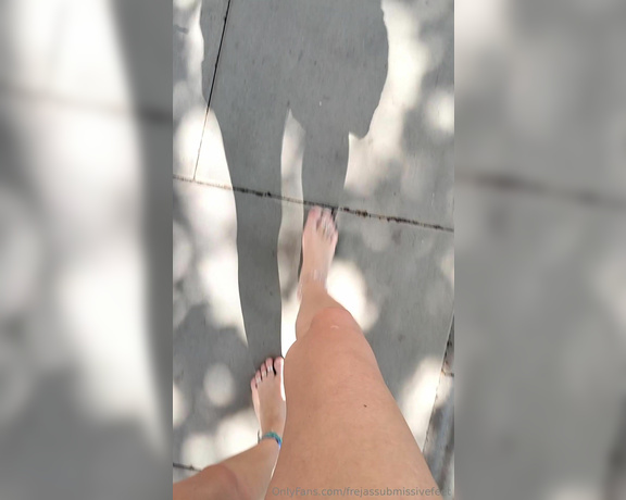 Frejas Submissive Feet aka frejassubmissivefeet OnlyFans - Enjoying warm city stones, and buying some flowers for my mom