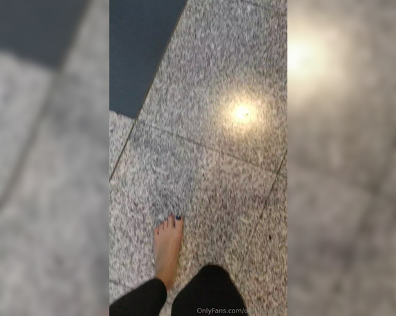 Frejas Submissive Feet aka frejassubmissivefeet OnlyFans - Barefoot at the airport in Dusseldorf